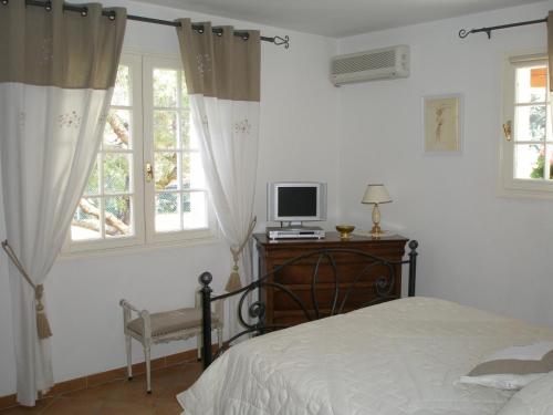 Photo de la galerie de l'établissement Maison d'architecte très agréable à vivre, à La Celle-sous-Gouzon