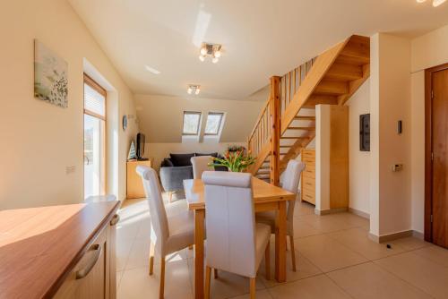 Wooden Sun Seasons 24 Apartment in Rewal Close to the Beach by Noclegi Renters