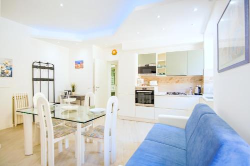 Elegantis Doris Suite Apartment - One Minute Walk to Vatican Museums