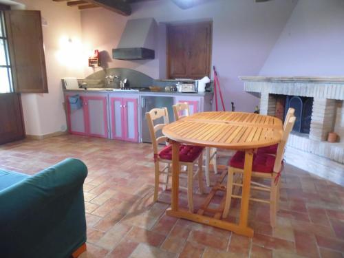 Kuchyň nebo kuchyňský kout v ubytování Le Case Gialle Resort
