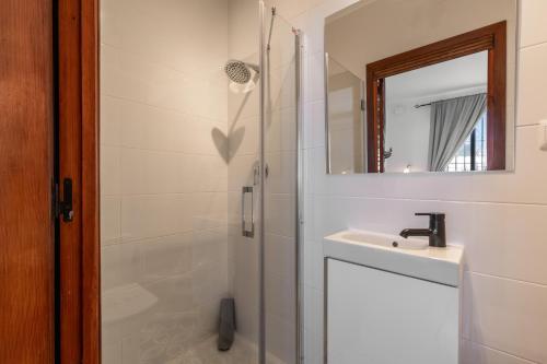 Tetuan 40 Oasis Properties