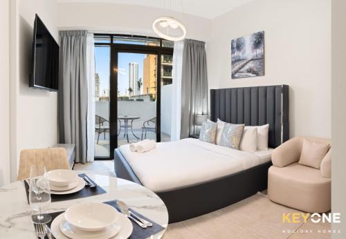 Azizi Riviera Studio with Chic Furnishing