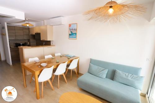 Kuchyň nebo kuchyňský kout v ubytování Duplex face mer avec solarium