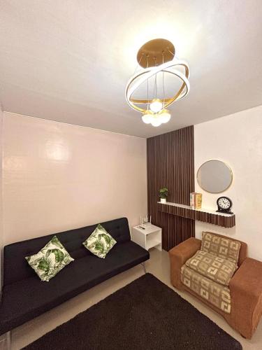 Χώρος καθιστικού στο Blaseño Crib Urban Deca Homes Tipolo,Mandaue City,Cebu City