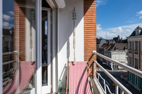 Photo de la galerie de l'établissement Apartment for 4 in the Old Town + parking, à Lille