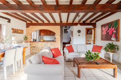 A seating area at Casa Vallejo en Barcenaciones