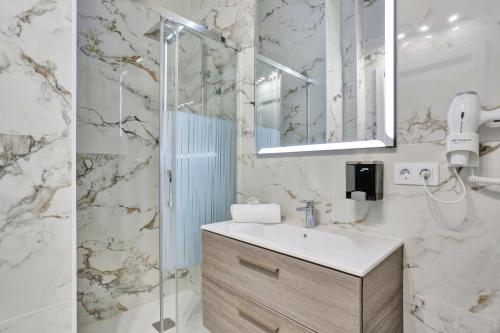 Bagno di Prestige luxe villa pacific ocean solar energy