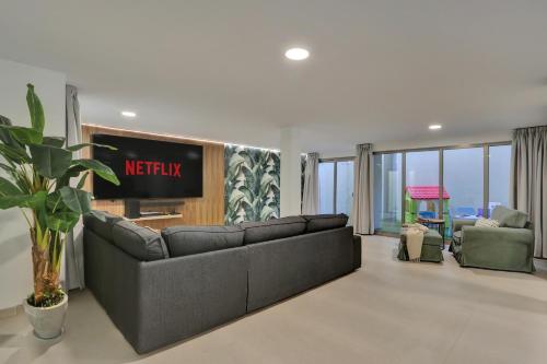 Area soggiorno di Prestige luxe villa pacific ocean solar energy