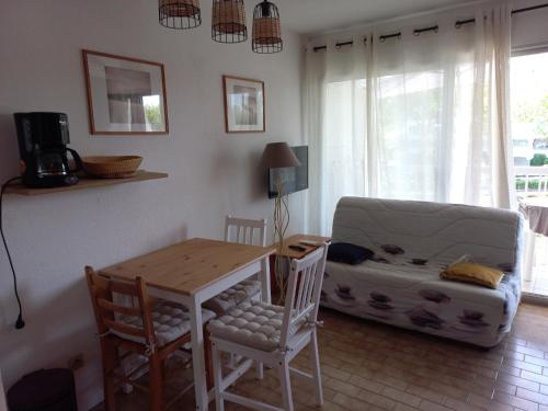 Photo de la galerie de l'établissement PORT JONATHAN 158 - Climatisation - piscine - bord de mer, à La Grande Motte