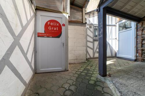 Photo de la galerie de l'établissement Appartement proche gare et prefecture, à Laval