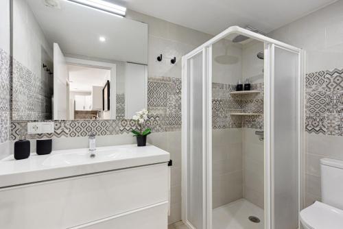 Acogedor apartamento con piscina by Rent Me