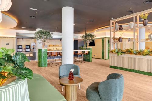 Гостиная зона в B&B HOTEL Murcia
