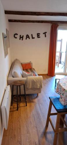 Photo de la galerie de l'établissement Charmant studio avec balcon - Le Sauze, à Enchastrayes