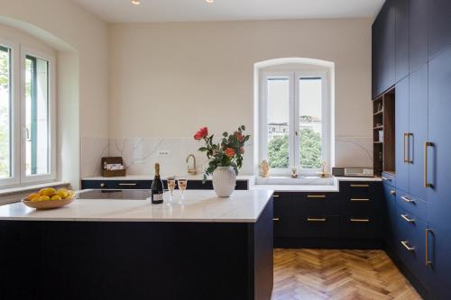 Peacock Apartments Split