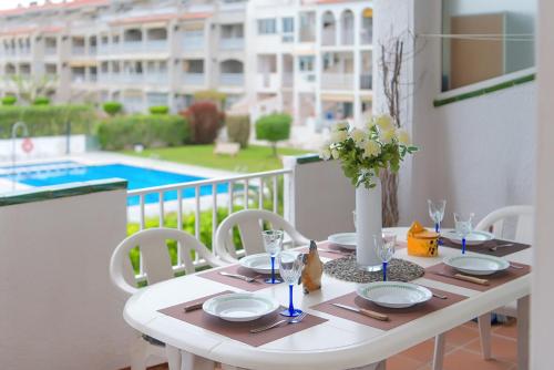 WELCS APARTAMENTO 243 EMP con terraza con vista