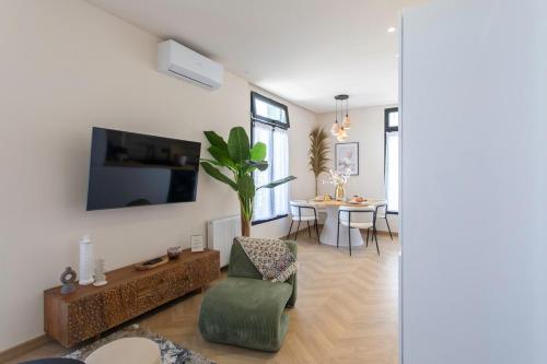 #52 Staywizus - Etoile Suite ,Central, Balcony, AC - 5 min Place Massena