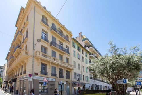 #52 Staywizus - Etoile Suite ,Central, Balcony, AC - 5 min Place Massena