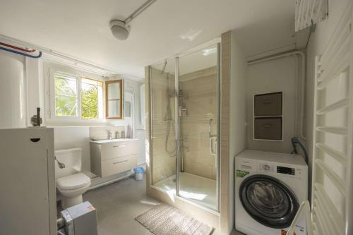 Ένα μπάνιο στο Villa Saint-Bernard