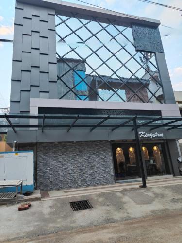 El edificio en el que está el hotel
