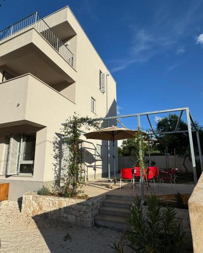 Supetar Cypress House - near the beach