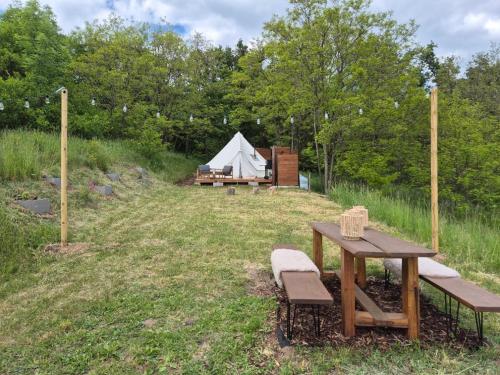 Glamping nad vinicemi - kousek od Brna