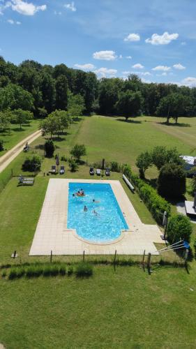 Domaine Chateau La Mothaye-self catering gites- shared pool- Loire valley