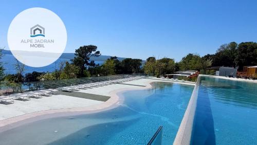 Gallery image of MOBILE HOMES SELCE - ALPE JADRAN MOBIL - 631 in Selce