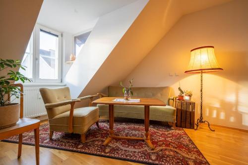 Central Art Maisonette