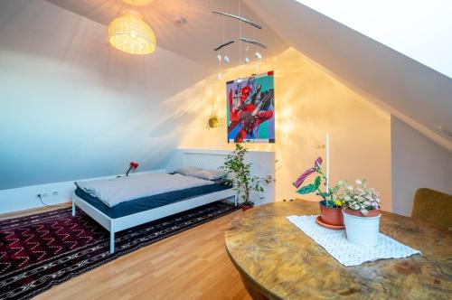 Central Art Maisonette