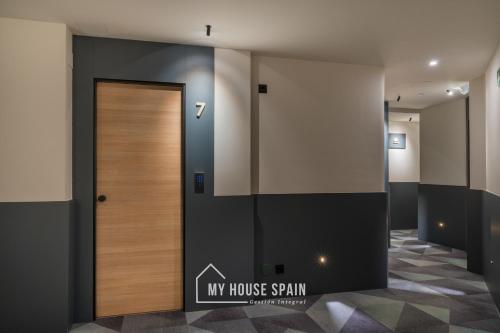Sijil, anugerah, tanda atau dokumen lain yang dipamerkan di Novarooms by MyHouseSpain