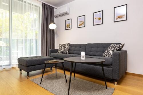 Stylish apt 'Photo Booth' with an amazing location