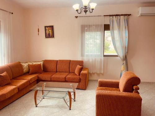 Gallery image of COMFORT GUEST ROOMS Vila HM in Sarandë