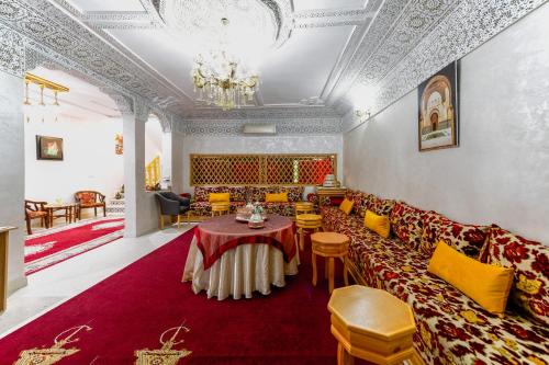 a room with aasteryasteryasteryasteryasteryasteryasteryasteryasteryasteryasteryastery at Riad Les Champs De Fès in Fès