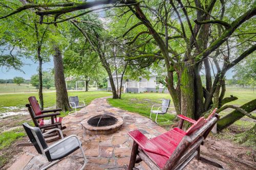a group of chairs sitting around a fire pit at Less Than 1 Mi to Lake Fork Appy Haven in Yantis in Yantis
