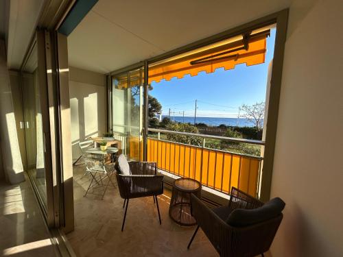 Photo de la galerie de l'établissement L'Atelier Plage, à Cannes