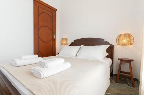 Postel nebo postele na pokoji v ubytování Mirsini Apartments in Sifnos