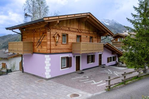 Gallery image of Casa Pini By Go new location in Moena