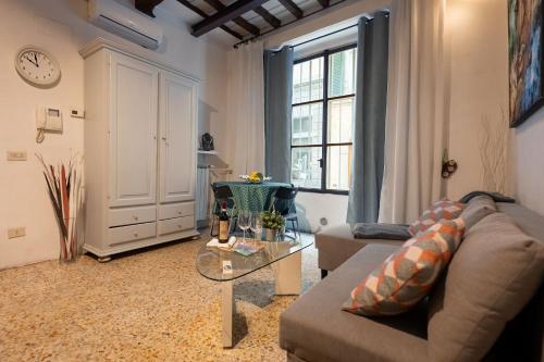 Keys of Italy - F1 - Fiesolana 24 - Santa Croce one bedroom apartment for couples