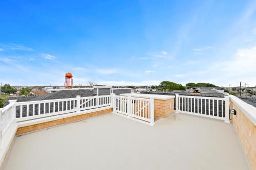 Gallery image of Steps From Sand and Fun Beach Haven Retreat with Pool in Beach Haven