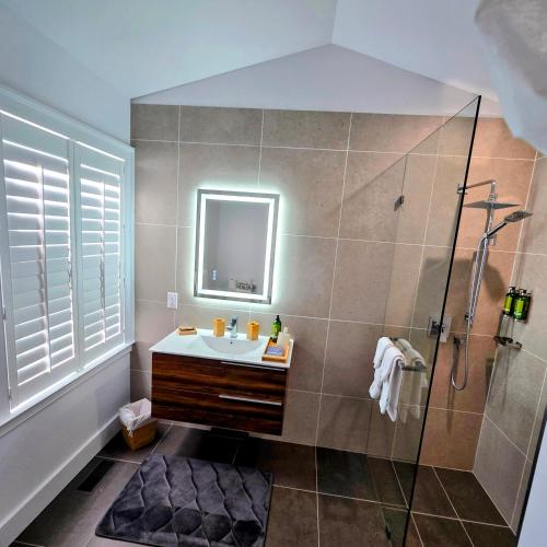 Bilik mandi di The Royal Manor Inn