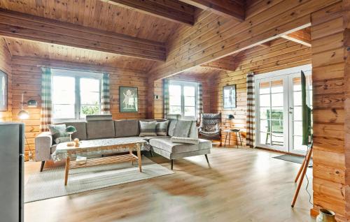 Posezení v ubytování 3 Bedroom Cozy Home In Sydals