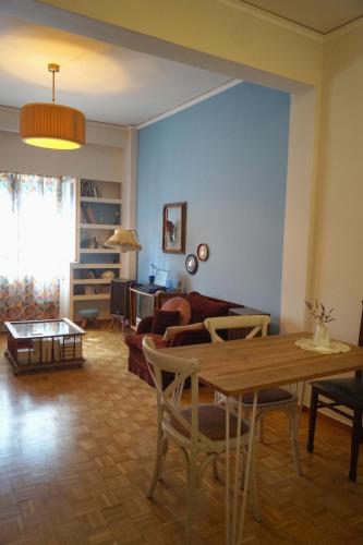 Retro private room in common apartment