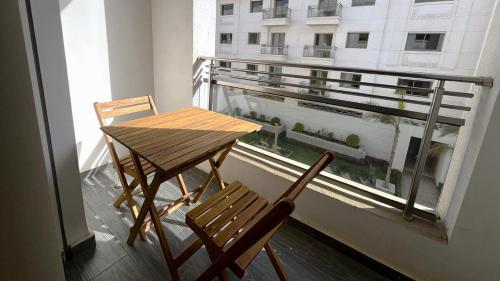Balkoni atau teres di Appartement confortable à deux pas de la Marina