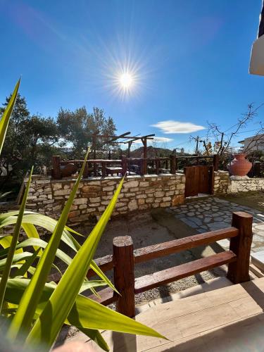 Φωτογραφία από το άλμπουμ του Balis House στον Θεολόγο