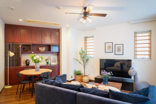 Shinjuku Skyview Serenity Duplex Villa