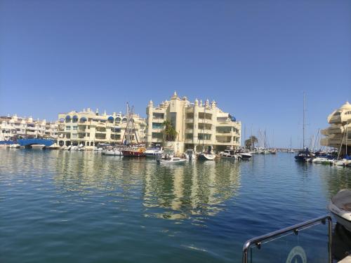 MRV Puerto Marina Con Piscina