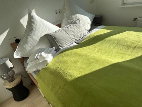 Ένα ή περισσότερα κρεβάτια σε δωμάτιο στο A&O Suites