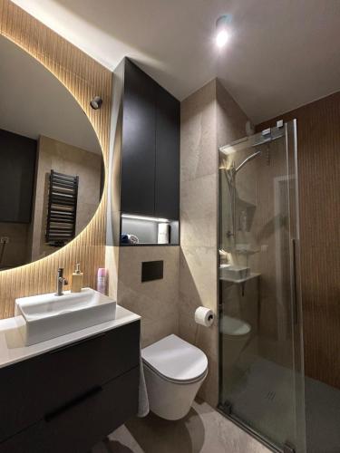 Bilik mandi di Apartament Aura Towers