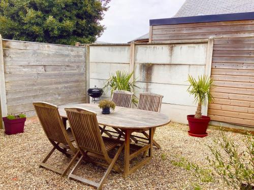 Head to Criel Plage Private Parking & Terrace