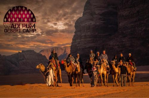 Επισκέπτες που μένουν στο WADl RUM DESERT CAMP